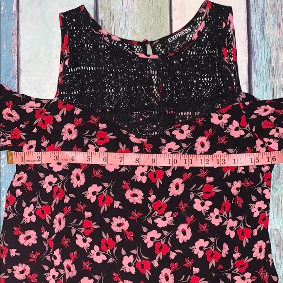 ❄️Express off the shoulder top - Picture 3 of 5